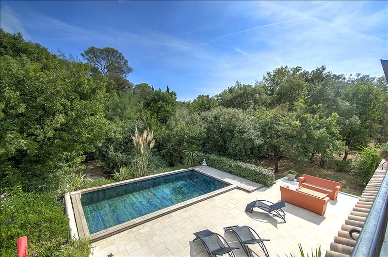Holiday house rental in Saint Raphael France House with large pool near beaches and golf. 