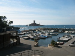 le dramont,port du Poussaî,agay,visite d'agay,location agay,le Dramont,visite du Dramont