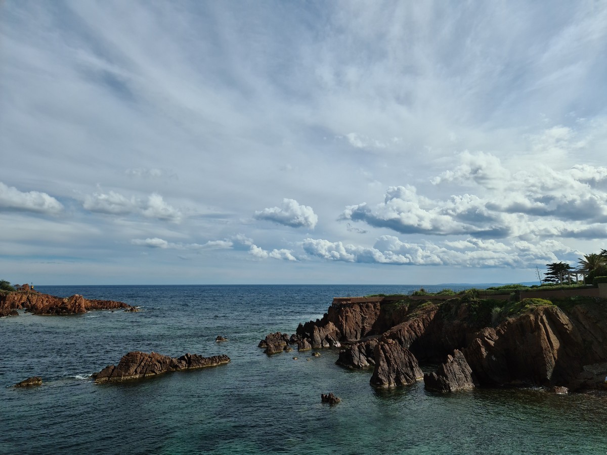 Villa bord de mer  louer Saint-Raphael Var.