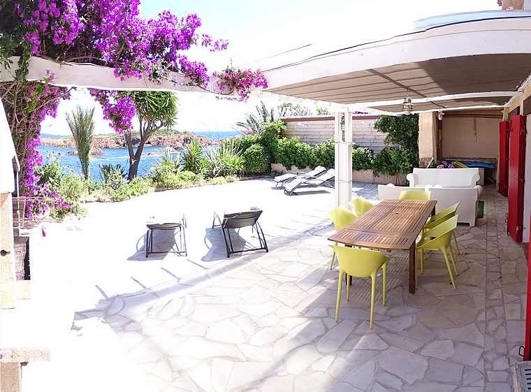 la villa d'Anthor,villa bord de me pied dans l'eau Agay Saint Raphael Var