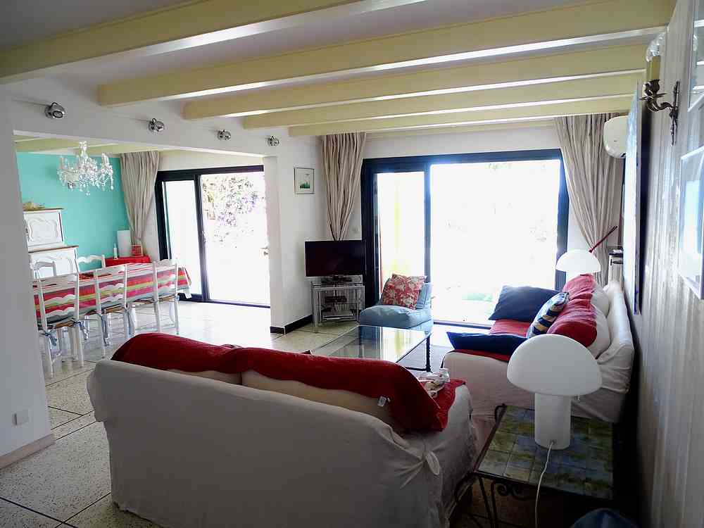 Location villa Riviera vacances pied dans l'eau Agay Var.

