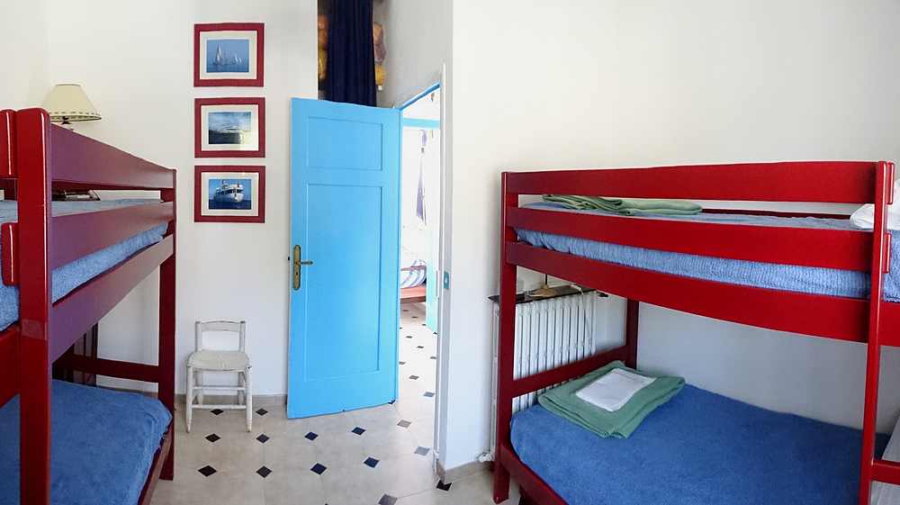 Location villa bord de mer pied dans eau Saint Raphael var,location maison bord de mer pied dans eau Saint Raphael var,location bord de mer pied dans eau Saint Raphael var,location de vacances bord de mer pied dans eau Saint Raphael var.