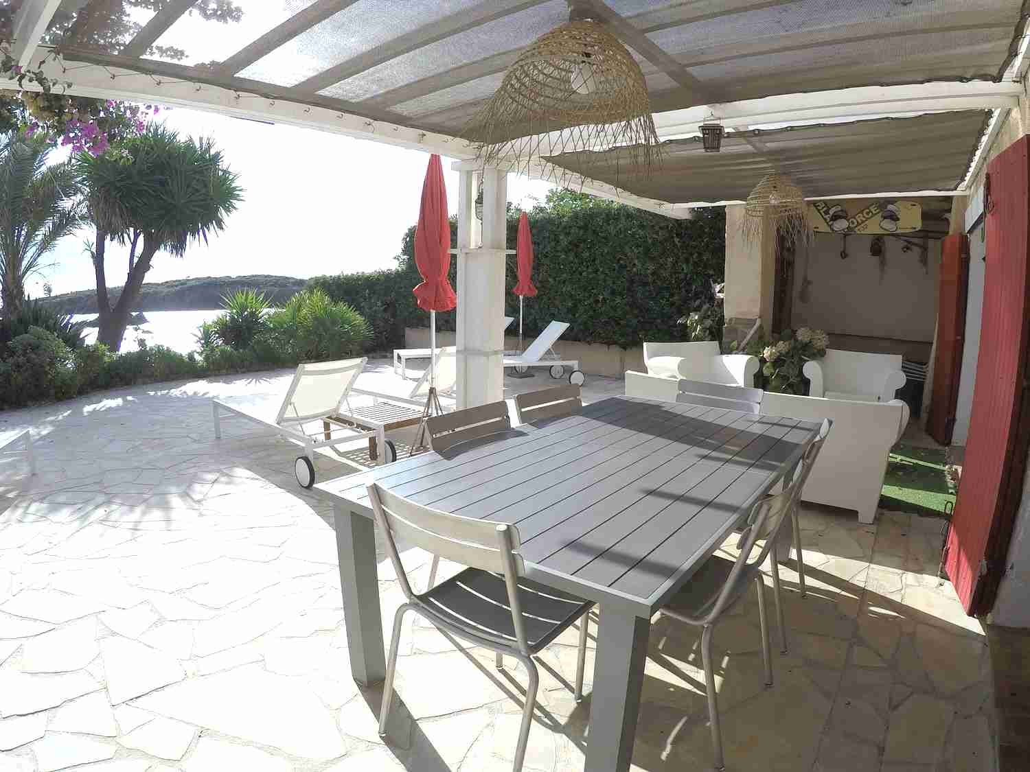  Location villa bord de mer Côte d'azur,maison pied dans l'eau Côte d'azur Var