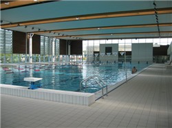 La piscine olympique de saint Raphael Var, location vacances Boulouris saint Raphael